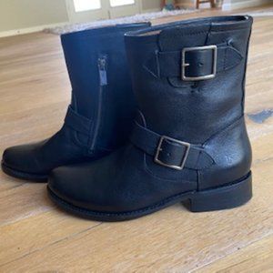 BRAND NEW - FRYE Black Women's Vicky Engineered Moto Boot 8.5